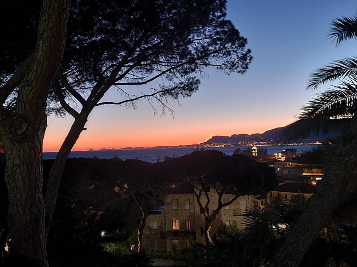 The Shell Apartment Bordighera Exteriör bild